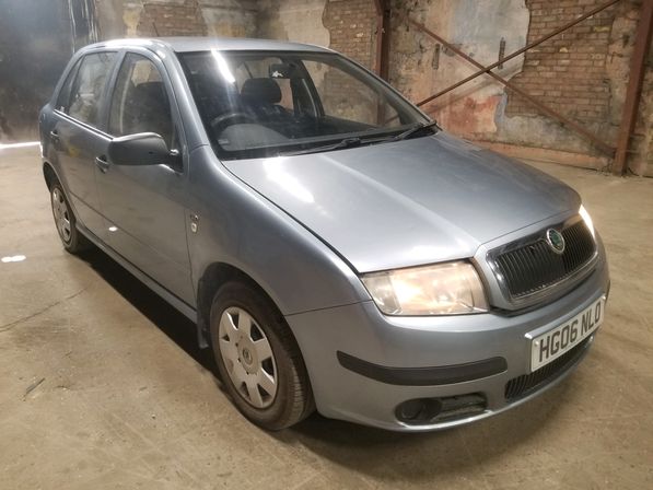 Breaking Skoda Fabia                                 2006 Front Right