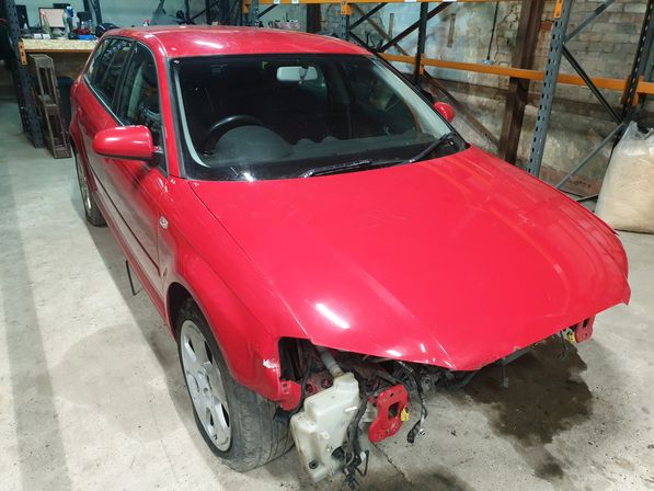 Breaking Audi A3                                 2004 Front Right