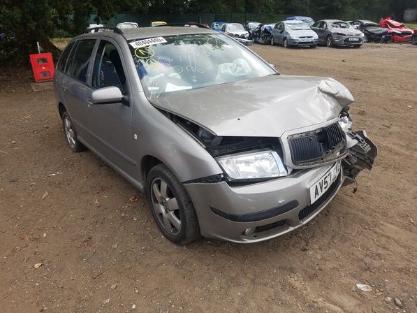 Breaking Skoda Fabia                                 2007 Front Right
