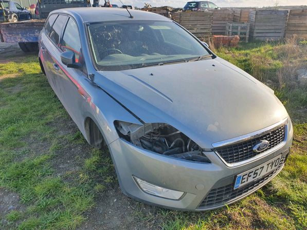 Breaking Ford Mondeo                                 2007 Front Right