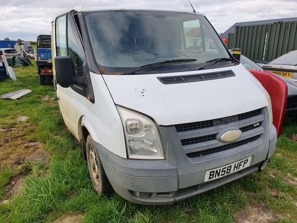 Breaking Ford Transit                                 2008 Front Right