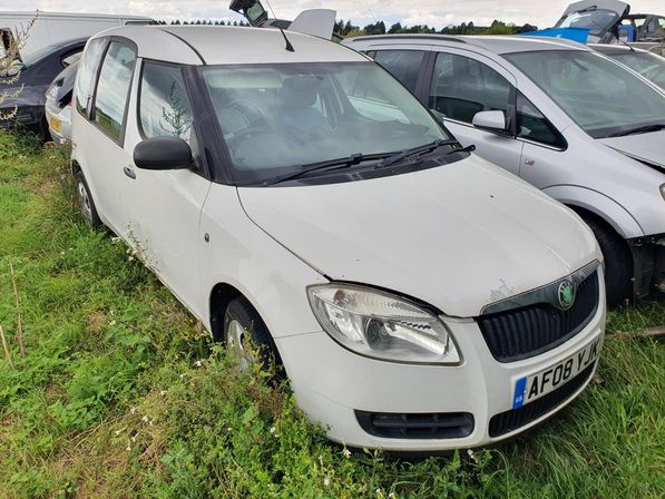 Breaking Skoda Roomster                                 2008 Front Right