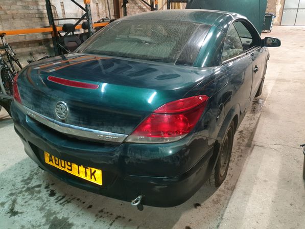 Breaking Vauxhall Astra                                 2009 Front Right
